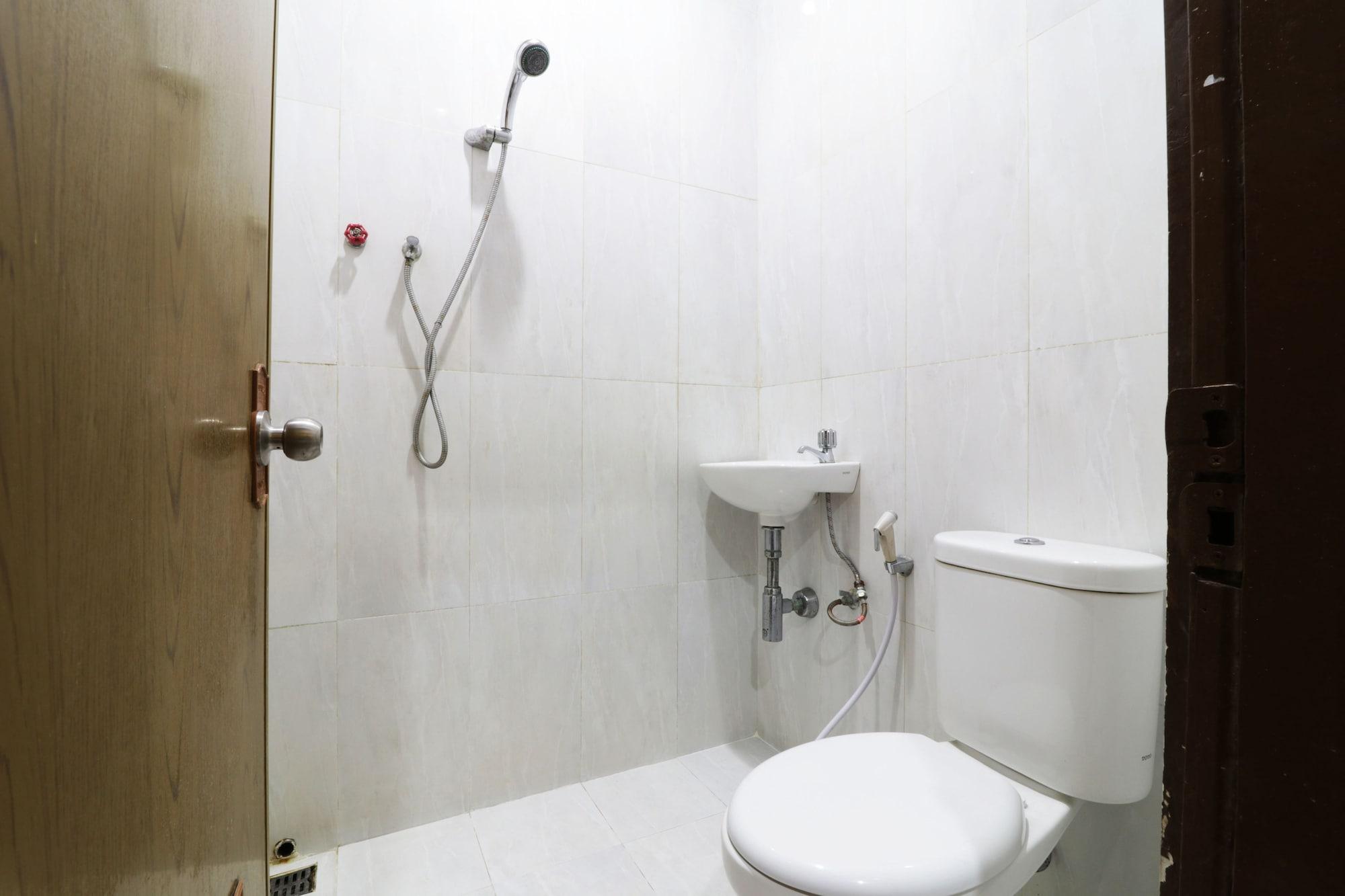 Hotel Istana Bungur Джакарта Екстериор снимка